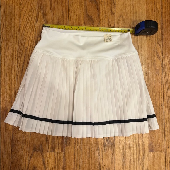 OFFLINE By Aerie All Aces White Pleated Tennis Skort NWT - Picture 8 of 15
